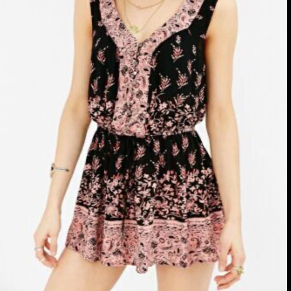 Ecote Urban Outfitters Magdalena Floral Printed Romper Dress - Picture 5 of 5